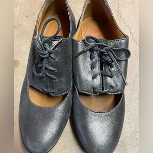 Michael Kors Cut Out Leather Oxfords. Size 6.5
